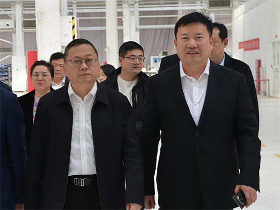 ���ŷ½����ȫ���ܲ�ӭ���У�չʾŷ½�����и������ʵ��